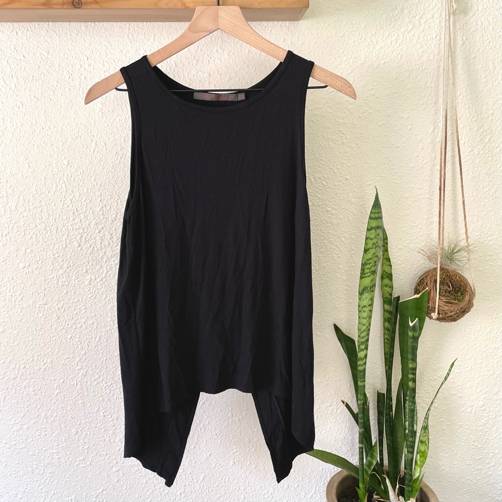 Feel the Piece black tank top